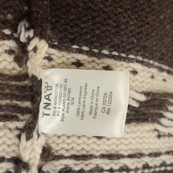 Aritzia TNA 100% Lambswool Sweater - Picture 8 of 8